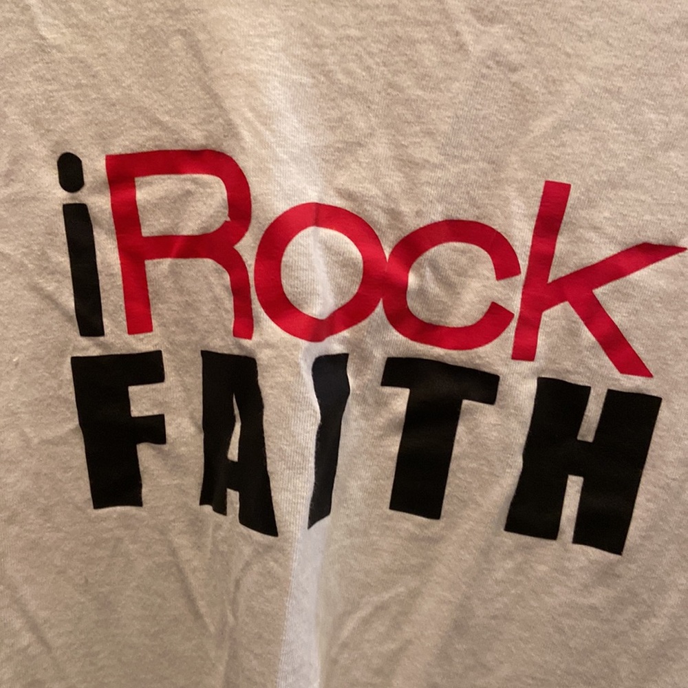 I Rock Faith T-Shirt - Picture 2 of 3